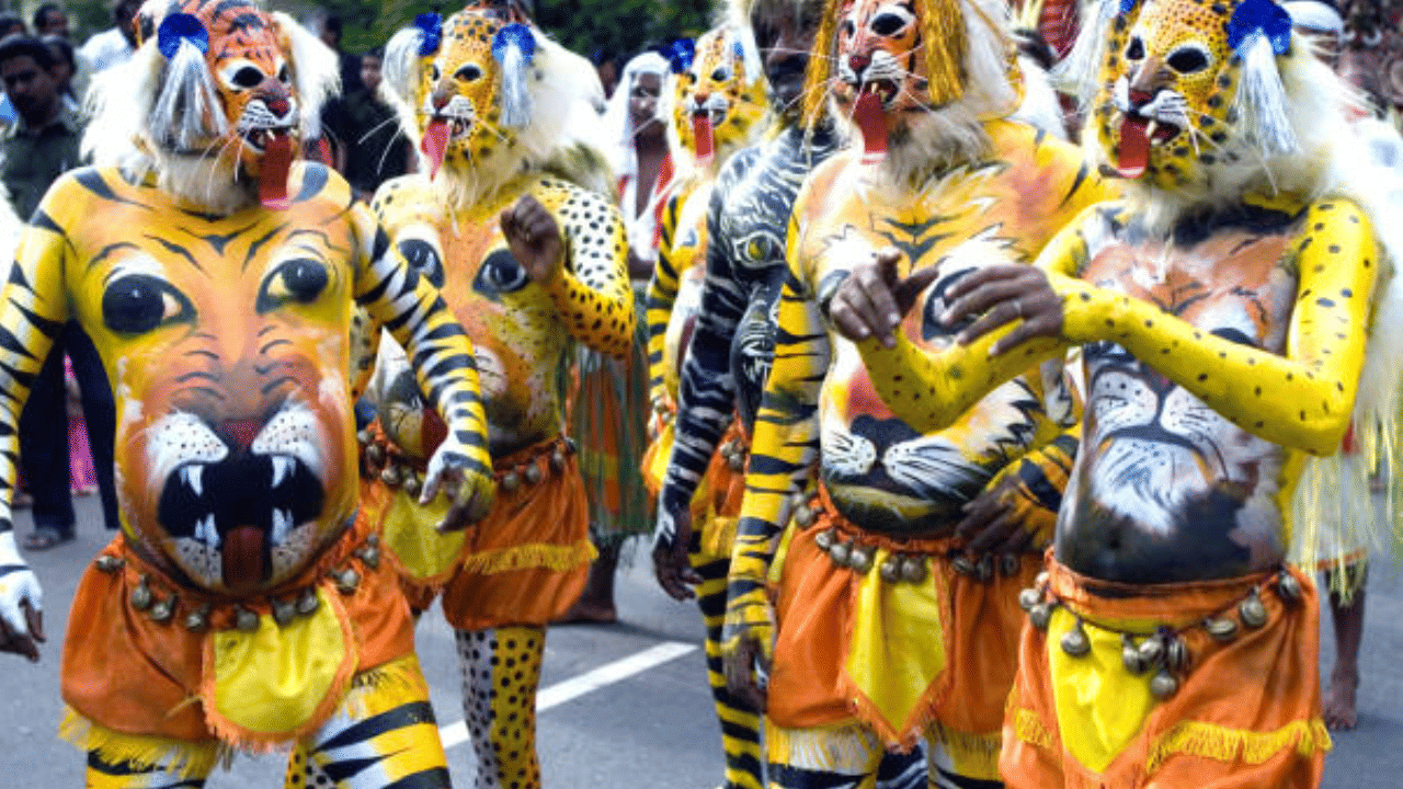 മുൻ വർഷങ്ങളിലും ഇങ്ങനെ സംഭവിച്ചിട്ടുണ്ടെന്ന് വിദ​ഗ്ധർ പറയുന്നു. നക്ഷത്രമേഖലകളിലൂടെയുള്ള ചന്ദ്രസഞ്ചാരത്തിന്റെ ദൈര്‍ഘ്യം എല്ലാവര്‍ഷവും ഒരേ പോലെയായിരിക്കില്ല. അതിനാല്‍ നക്ഷത്രങ്ങള്‍ക്ക് ഒരു ദിവസത്തിന്റെ ദൈര്‍ഘ്യമായ 60 നാഴികയില്‍ കൂടുതലോ കുറവോ വരാം. (Image Credit: Getty Images)