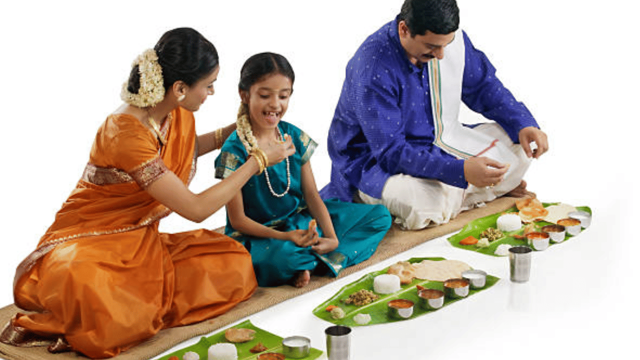 കൂടാതെ പരിപ്പ് കറിയിലെ പ്രോട്ടീൻ ആരോഗ്യകരമായ യുവത്വം തുളുമ്പുന്ന ചര്‍മ്മം പ്രധാനം ചെയ്യുന്നു. നെയ്യില്‍ ബ്യൂട്ടിറിക് ആസിഡ് ഉയര്‍ന്ന തോതില്‍ അടങ്ങിയിട്ടുണ്ട്. ഇത് കുടലിന്റെ ആരോഗ്യത്തെ സംരക്ഷിക്കും. (Image Credit: Getty Images)