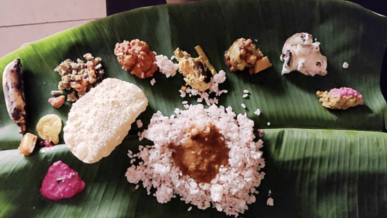 കൂടാതെ പച്ചക്കറികൾ ചേർത്തുള്ള അവിയലും സാമ്പാറും ആരോ​ഗ്യത്തിന് ​ഗുണം ചെയ്യും. ഇതിലുള്ള നാരുകൾ ശരീരഭാരം നിയന്ത്രിക്കുന്നതിനും പോഷകാക്കുറവ് നികത്തുന്നതിനും സഹായിക്കുന്നു. (Image Credit: Getty Images)