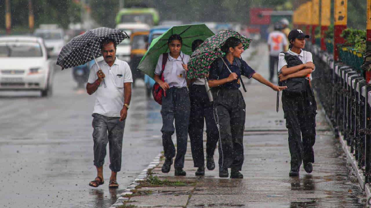 Kerala Rain Alert: സംസ്ഥാനത്ത് മഴ ശക്തമാകും; നാല് ജില്ലകളിൽ ഓറഞ്ച് അലർട്ട്, ആറിടത്ത് യെല്ലോ അലർട്ട്; കള്ളക്കടൽ ജാഗ്രത