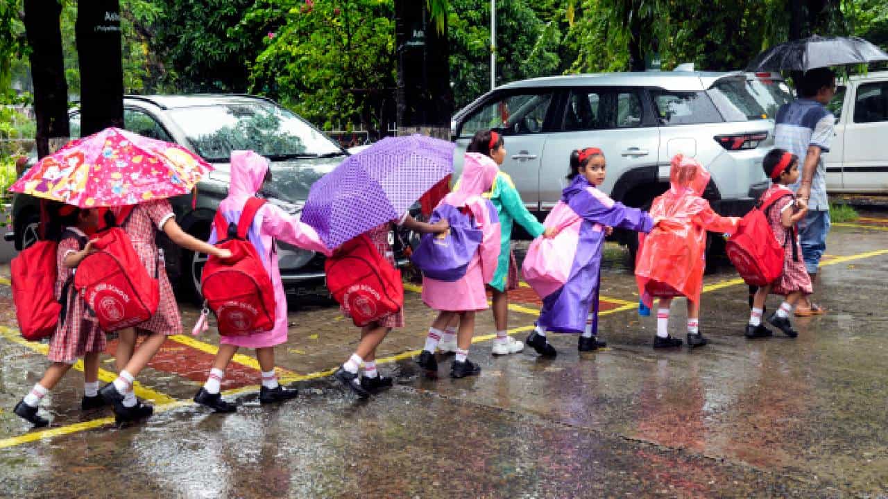 Kerala Rain Alert: സംസ്ഥാനത്ത് മഴ തുടരും; ഇന്ന് നാല് ജില്ലകളിൽ യെല്ലോ അലേർട്ട്