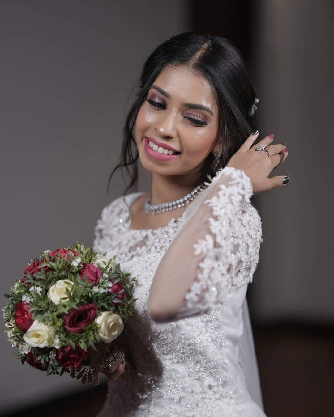 കൊല്ലം സുധിയുടെ ആദ്യ വിവാഹത്തിലുള്ള മകൻ കിച്ചുവും ഇളയ കുഞ്ഞ് റിതുലും രേണുവിന്റെ സംരക്ഷണയിലാണ്. മാതാപിതാക്കളും സഹോദരിയുടെ കുടുംബവുമാണ് രേണുവിന്റെ അസാന്നിധ്യത്തിൽ കുഞ്ഞുങ്ങളെ സംരക്ഷിക്കുന്നത്. 