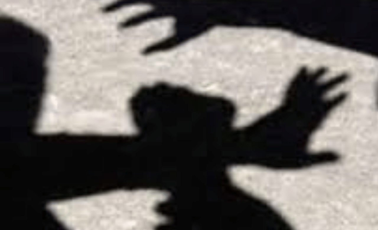 Student beaten: ചേട്ടാ എന്ന് വിളിച്ചില്ല, പ്ലസ് വൺ വിദ്യാർത്ഥിക്ക് ക്രൂര മർദനം Student beaten: ചേട്ടാ എന്ന് വിളിച്ചില്ല, പ്ലസ് വൺ വിദ്യാർത്ഥിക്ക് ക്രൂര മർദനം