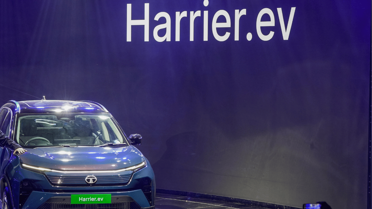 കൂടാതെ മാസതവണയുള്ള ബലൂണ് സ്കീമുകള്, പ്രോഗ്രസീവ് ഇഎംഐയുള്ള സ്റ്റെപ്പ് അപ്പ് സ്കീമുകള്, മൂന്ന് മാസത്തേക്ക് ലക്ഷത്തിന് നൂറ് രൂപ മാത്രം ഇഎംഐ വരുന്ന ലോ ഇഎംഐ സ്കൂം എന്നിവയും ഗുണഭോക്താക്കള്ക്ക് ലഭിക്കും. (Image Credit: Getty Image)