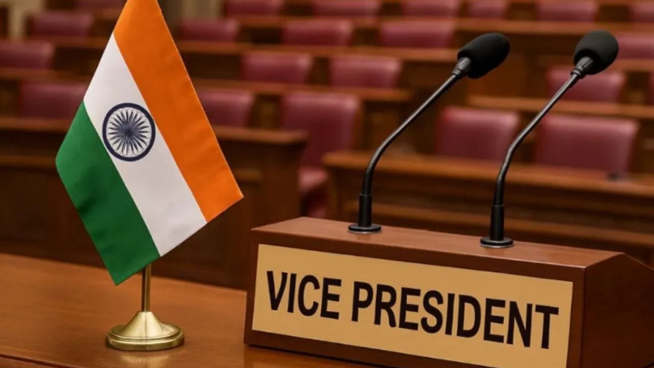 ഇന്ത്യയുടെ 15-ാമത്തെ ഉപരാഷ്ട്രപതിയെ തിരഞ്ഞെടുക്കാനുള്ള വോട്ടെടുപ്പ് സെപ്റ്റംബർ 9-ന് നടക്കും. എൻഡിഎ സ്ഥാനാർത്ഥി സി.പി. രാധാകൃഷ്ണനും പ്രതിപക്ഷ സ്ഥാനാർത്ഥി ബി. സുദർശൻ റെഡ്ഡിയുമാണ് മത്സരരംഗത്തുള്ളത്.