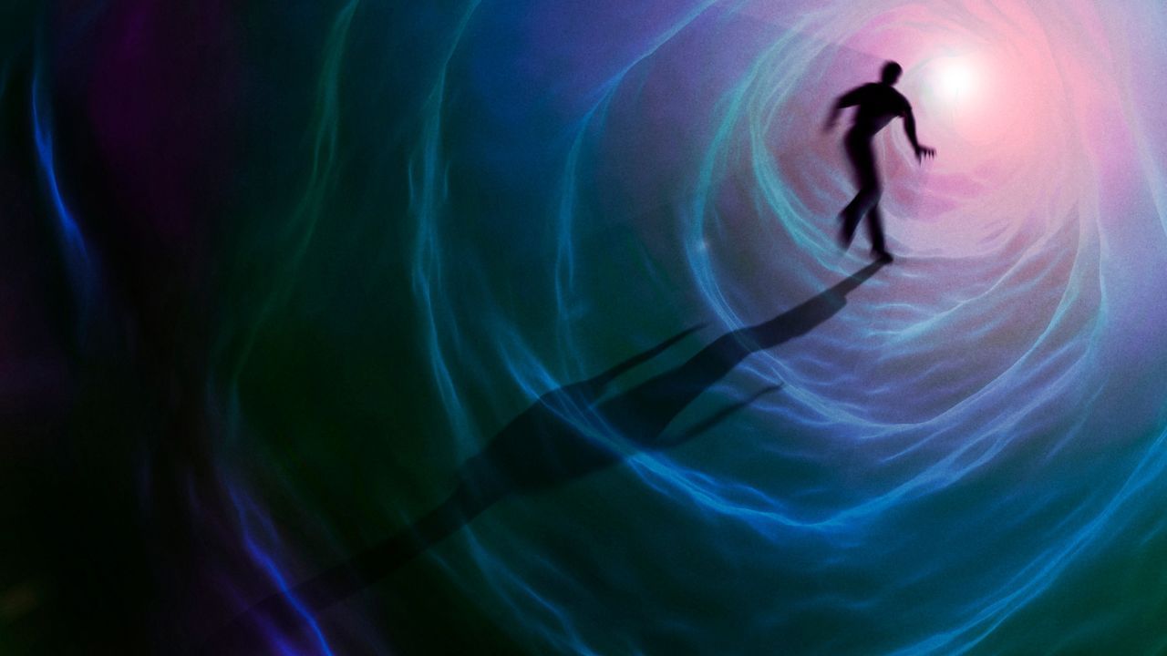 മരണശേഷം മനുഷ്യന് എന്തു സംഭവിക്കുന്നു എന്നത് ഇന്നും പ്രവചനാതീതമാണ്. അതിനെപ്പറ്റിയുള്ള പഠനങ്ങൾ ഏറെ നടന്നുകൊണ്ടിരിക്കുന്നുമുണ്ട്. ഇപ്പോൾ ഈയടുത്തിടെ നടന്ന പഠനത്തെ തുടർന്നുണ്ടായ കണ്ടെത്തലാണ് മരണശേഷം മസ്തിഷ്കത്തിന് എന്ത് സംഭവിക്കുന്നു എന്നതിന് ഉത്തരമായിരിക്കുന്നത്. 