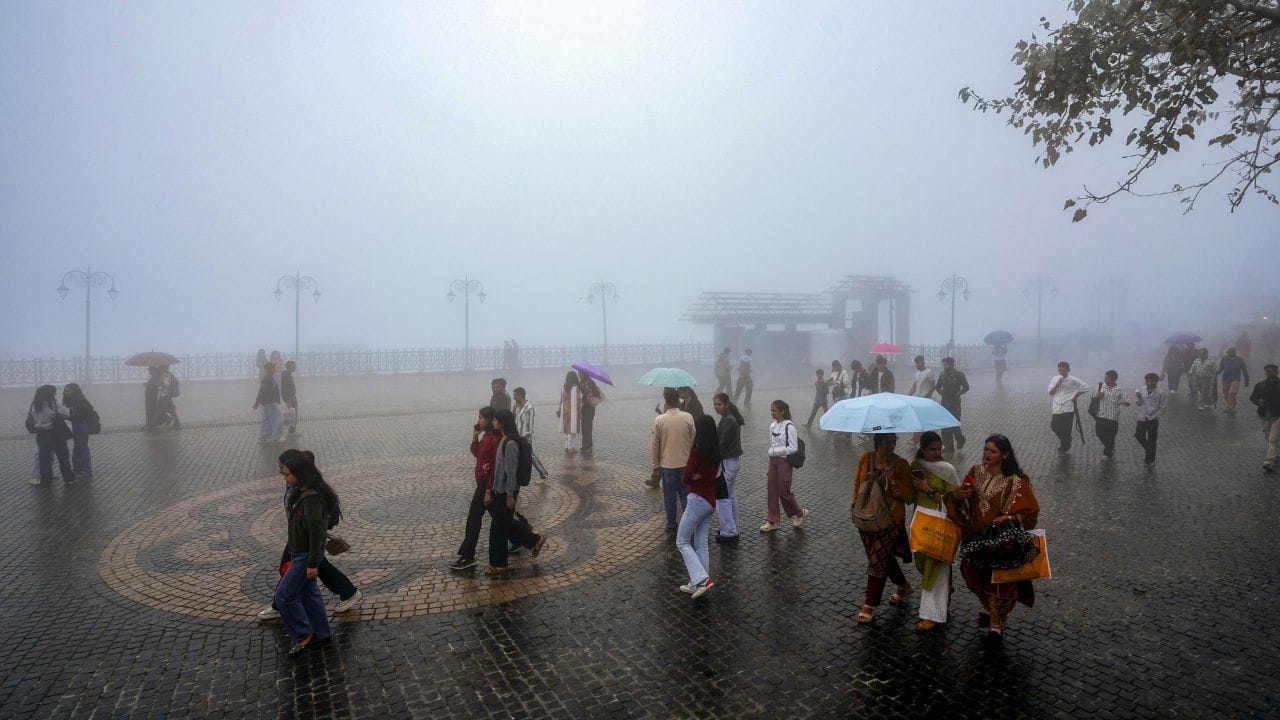 ഈ രണ്ട് ന്യൂനമർദ്ദങ്ങളും കേരളത്തെ കാര്യമായി ബാധിക്കില്ലെങ്കിലും, അവയുടെ സ്വാധീനത്തിൽ വടക്കൻ കേരളത്തിൽ നേരിയ മഴ ലഭിച്ചേക്കാം.