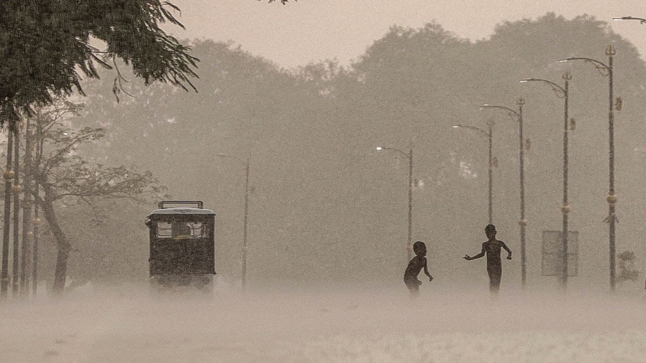 കേരളത്തിന്റെ കാര്യം എടുത്താൽ മിതമായ തോതിലുള്ള മഴക്കാണ് ഇപ്പോൾ സാധ്യത ഉള്ളത് എന്നാണ് പ്രവചനം. 