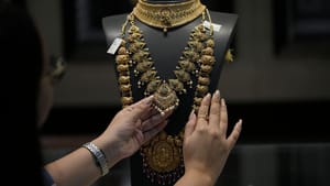 gold rate india: ഈ അഞ്ച് കാര്യങ്ങളിൽ മാറ്റമുണ്ടായാൽ രാജ്യത്ത് സ്വർണവില ഉയരും ചിലപ്പോൾ താഴും