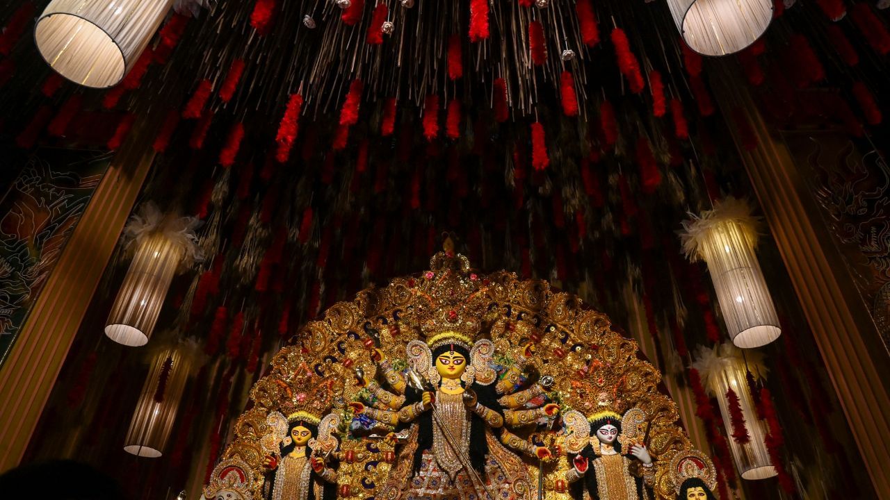 തുടർച്ചയായി അഞ്ച് ദിവസത്തെ അവധി ലഭിക്കും. ഇത് യാത്രകൾ ചെയ്യാനും ആഘോഷങ്ങൾക്കും ഉചിതമായ സമയമാണ്.