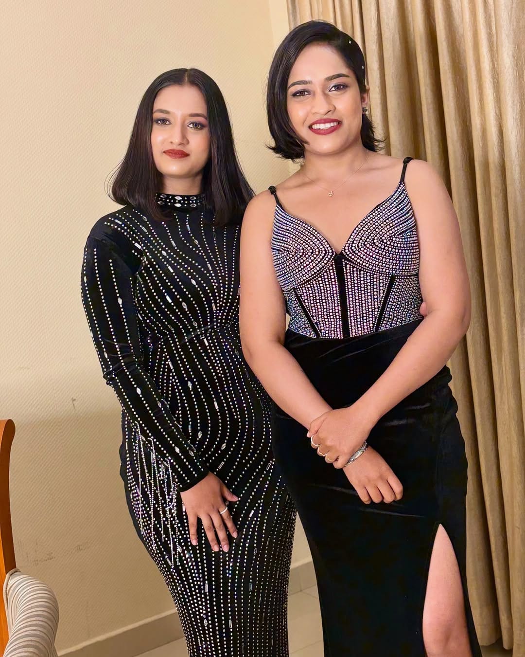  എന്നാൽ പതുക്കെ പതുക്കെ ഇരുവരും പവറാകുന്ന കാഴ്ചയാണ് കണ്ടത്. ഇപ്പോഴിതാ ഷോ ആരംഭിച്ച് 44 ദിവസം പിന്നിടുമ്പോൾ വാശീയേറിയ പോരാട്ടമാണ് ഇരുവരും കാഴ്ചവയ്ക്കുന്നത്. ഇതിനിടെയിൽ നൂറയെ പ്രൊപ്പോസ് ചെയ്ത് ആദിലയുടെ വീഡിയോ ആണ് സോഷ്യൽ മീഡിയയിൽ വൈറലാകുന്നത്. 