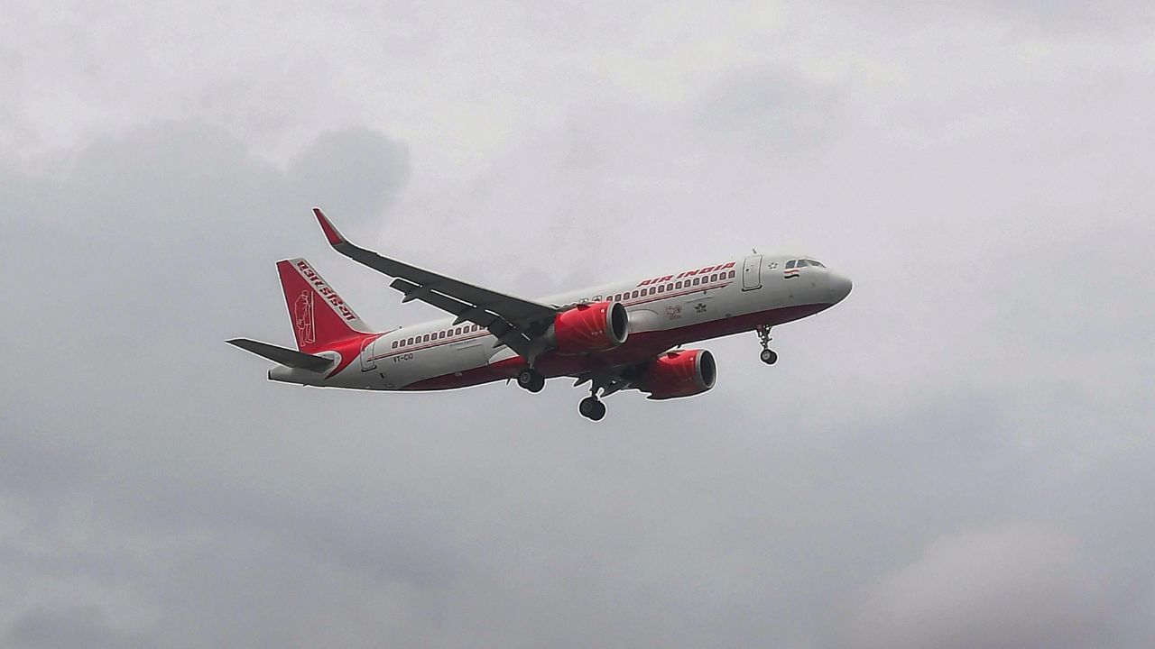 Air India Emergency Landing: കണ്ണൂരിൽ നിന്ന് പറന്നുയര്‍ന്ന എയര്‍ ഇന്ത്യ വിമാനത്തിൽ പക്ഷിയിടിച്ചു; വിമാനം തിരിച്ചിറക്കി