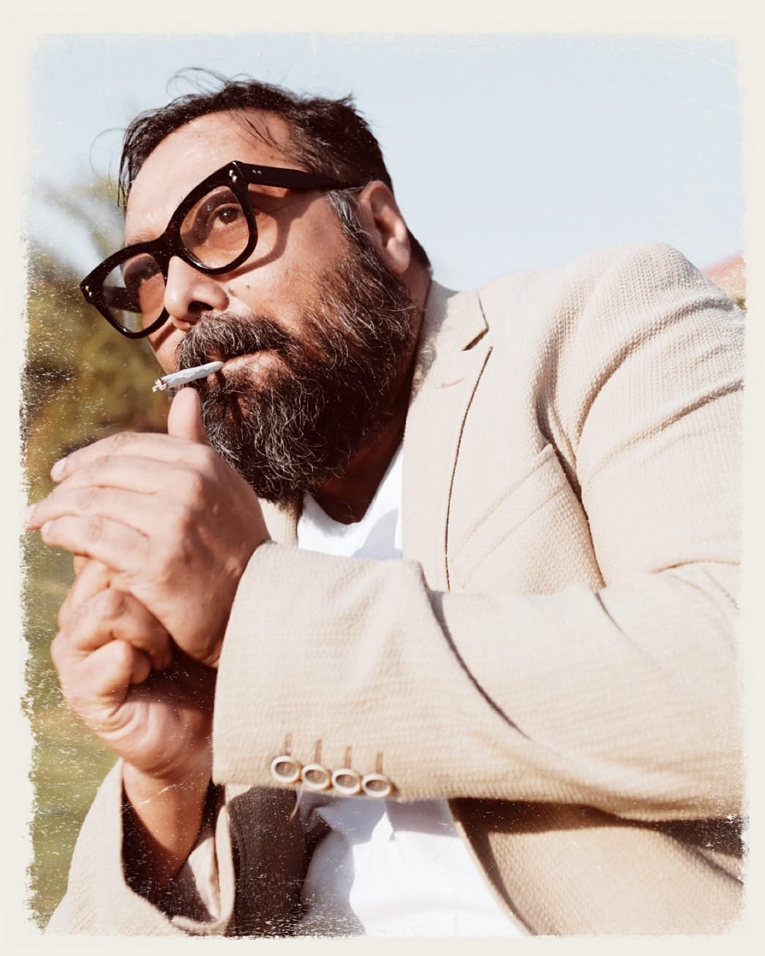 ഈ  ഇന്‍ഡസ്ട്രിയില്‍ നിങ്ങള്‍ എങ്ങനെയാണ് പിടിച്ചുനിന്നതെന്ന് ബേസിൽ തന്നോട് ചോദിച്ചുവെന്നും തനിക്ക് തോന്നിയ അതേ കാര്യമാണ്  ബേസിലും പറഞ്ഞതെന്നും താരം പറയുന്നു. തനിക്ക് പിടിച്ചുനിൽക്കാൻ കഴിയാത്തത് കൊണ്ടാണ് താൻ മാറിനിന്നതെന്നും താൻ ബേസിലിനോട് പറഞ്ഞുവെന്നാണ് അനുരാഗ് കശ്യപ് പറയുന്നത്.