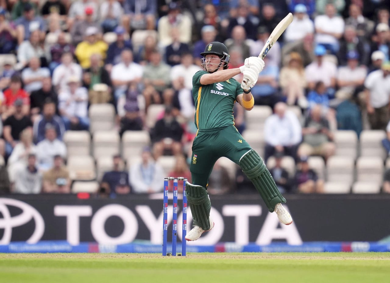 സൗത്ത് ആഫ്രിക്ക ടി20 ലീഗിലെ ഏറ്റവും വിലപിടിച്ച താരമായി ഡെവാൾഡ് ബ്രെവിസ്. 16.5 മില്ല്യൺ റൻഡിനാണ് പ്രിട്ടോറിയ ക്യാപിറ്റൽസ് ബ്രെവിസിനെ ടീമിലെത്തിച്ചത്. 22 വയസുകാരനായ താരം ഐപിഎലിൽ ചെന്നൈ സൂപ്പർ കിംഗ്സിലാണ് കളിക്കുന്നത്. (Image Credits- PTI)
