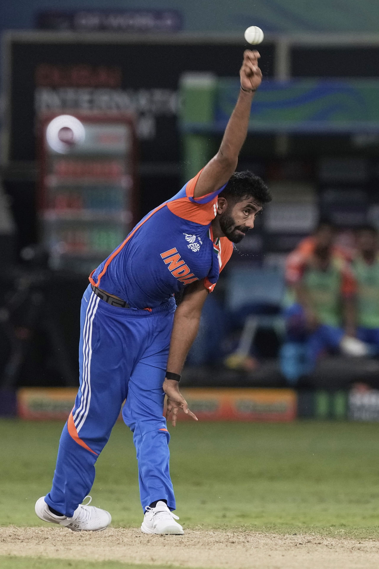 ഇന്നത്തെ കളി നിർണായകമാണ്. പാകിസ്താനെതിരെ സൂപ്പർ ഫോർ മത്സരമാണ് ഇന്ന് നടക്കുക. അതുകൊണ്ട് തന്നെ ആദ്യ രണ്ട് മത്സരങ്ങളിലെ ടീം തന്നെയാവും ഇന്ന് കളിക്കുക. ഹർഷിത് റാണയും അർഷ്ദീപ് സിംഗും പുറത്തുപോകും. പകരം ജസ്പ്രീത് ബുംറയും വരുൺ ചക്രവർത്തിയും ടീമിലെത്തും.