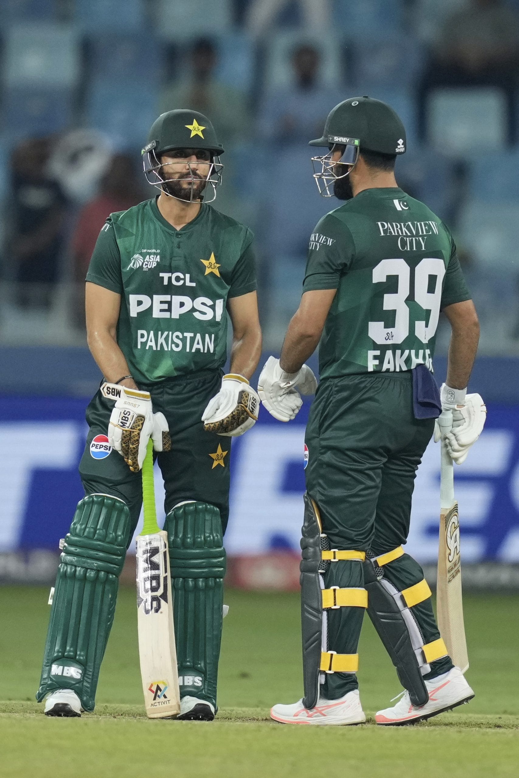 റഫറിയെ മാറ്റിയില്ലെങ്കിൽ തങ്ങൾ ഏഷ്യാ കപ്പ് ബഹിഷ്കരിക്കുമെന്ന് പിസിബി ഭീഷണിമുഴക്കി. പിന്നീട് പൈക്രോഫ്റ്റും സൽമാൻ അലിയും ചേർന്ന് നടത്തിയ ചർച്ചയിൽ സമവായമാവുകയും പാകിസ്താൻ കളിക്കുകയും ചെയ്തു. ചർച്ചയ്ക്ക് ശേഷം വൈകിയാണ് പാകിസ്താൻ മത്സരത്തിനെത്തിയത്. 
