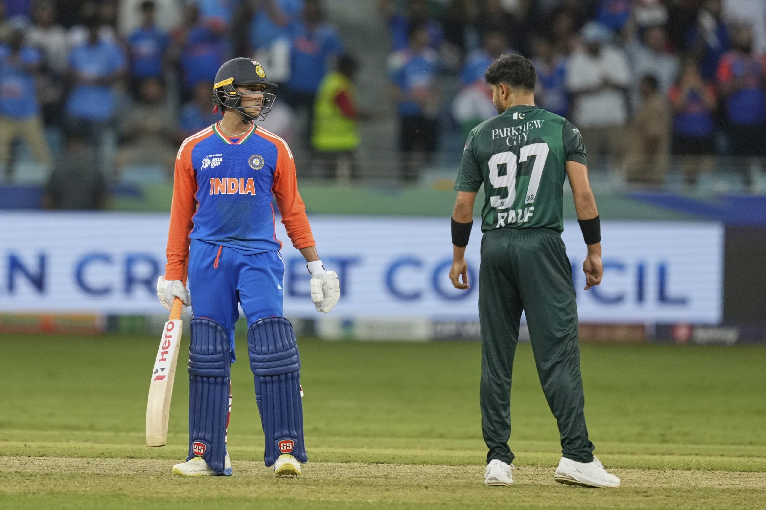 ഇന്ത്യക്കെതിരായ സൂപ്പർ ഫോർ മത്സരത്തിലെ മോശം പെരുമാറ്റത്തിന് പാകിസ്താൻ പേസർ ഹാരിസ് റൗഫിനെതിരെ നടപടിയെടുത്തിരുന്നു. മാച്ച് ഫീയുടെ 30 ശതമാനമാണ് പിഴ വിധിച്ചത്. സഹതാരം സഹിബ്സാദ ഫർഹാന് ഐസിസി വാക്കാലുള്ള മുന്നറിയിപ്പും നൽകി. 
