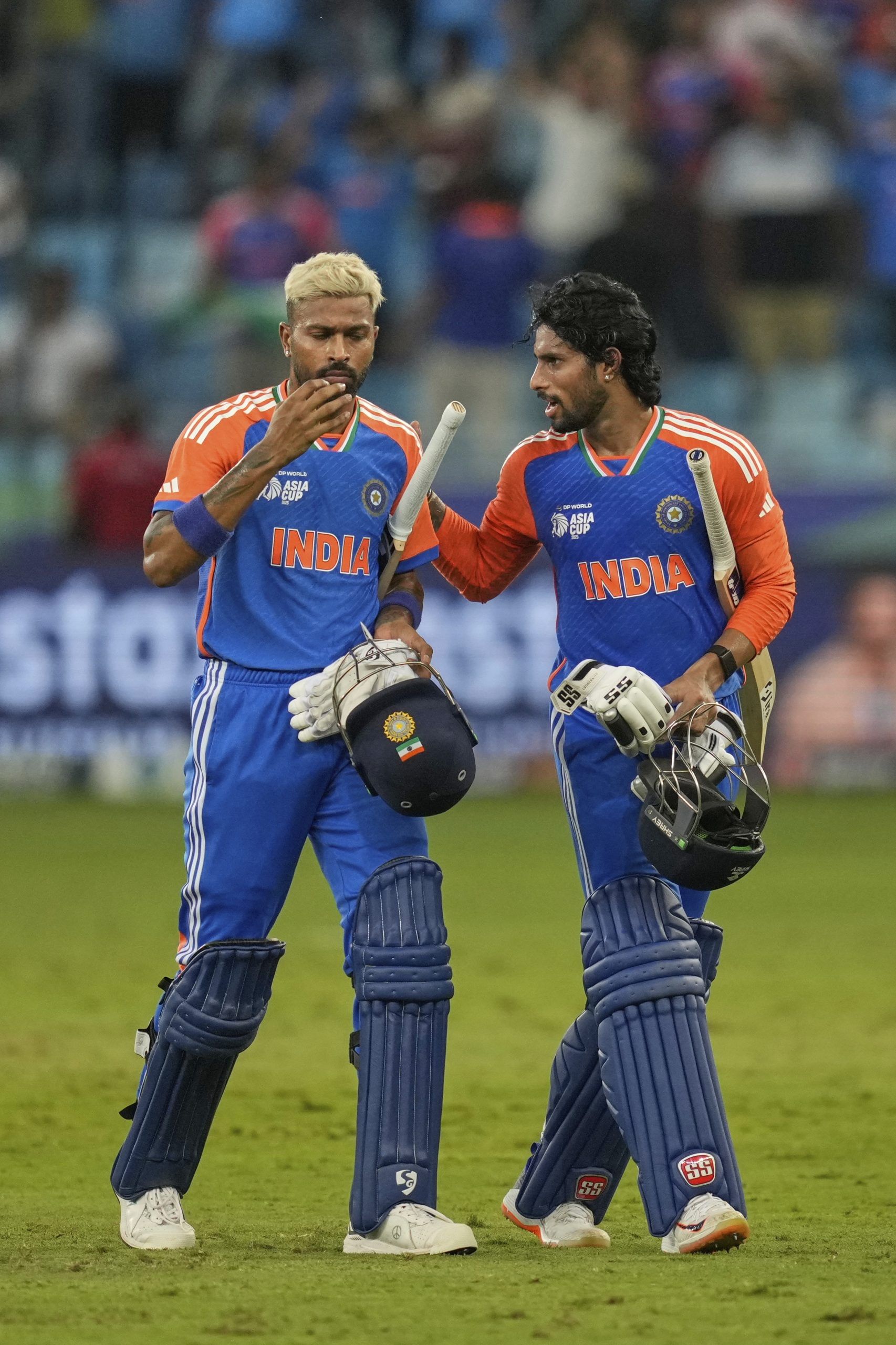 ഇന്ത്യയും പാകിസ്താനും തമ്മിൽ രണ്ട് തവണ ഏഷ്യാ കപ്പിൽ ഏറ്റുമുട്ടിയപ്പോൾ രണ്ടിലും ഇന്ത്യയാണ് വിജയിച്ചത്. ഗ്രൂപ്പ് ഘട്ടത്തിൽ ഏഴ് വിക്കറ്റിന് വിജയിച്ച ഇന്ത്യ സൂപ്പർ ഫോറിൽ ആറ് വിക്കറ്റിൻ്റെ ജയം സ്വന്തമാക്കി. ഈ മാസം 28ന് നടക്കുന്ന ഫൈനൽ മത്സരത്തിലും ഇന്ത്യ പാകിസ്താനെ നേരിടും.
