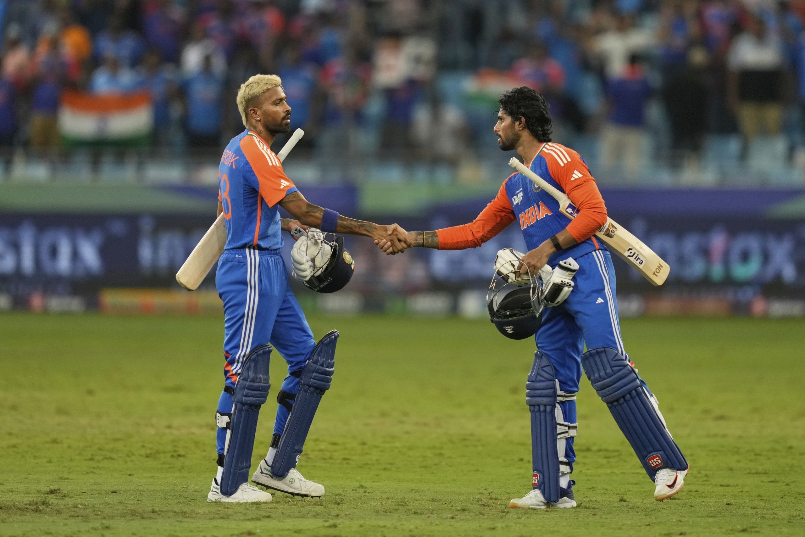 സൂപ്പർ ഫോർ മത്സരത്തിൽ അഞ്ച് വിക്കറ്റ് നഷ്ടത്തിലാണ് പാകിസ്താൻ 151 റൺസ് നേടിയത്. 58 റൺസുമായി സഹിബ്സാദ ഫർഹാൻ ടോപ്പ് സ്കോററായി. ഇന്ത്യൻ നിരയിൽ അഭിഷേകിനൊപ്പം ശുഭ്മൻ ഗില്ലും (47) തിളങ്ങി. മലയാളി താരം സഞ്ജു സാസൺ 13 റൺസ് മാത്രം നേടി പുറത്തായി. 
