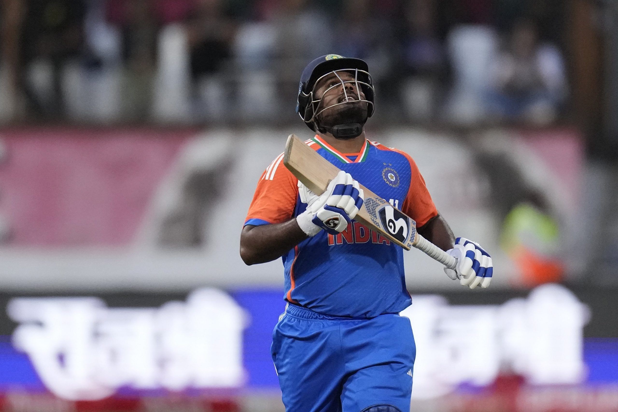 ഏഷ്യാ കപ്പിൽ ഇന്ത്യ ഇന്ന് ആദ്യ മത്സരത്തിനിറങ്ങുകയാണ്. സഞ്ജു കളിക്കുമോ ഇല്ലയോ എന്ന ചോദ്യങ്ങൾക്ക് ഏറെക്കുറെ മറുപടി ലഭിച്ചുകഴിഞ്ഞു. പലകാര്യങ്ങളും ചേർത്തുവായിക്കുമ്പോൾ സഞ്ജു കളിക്കില്ലെന്നത് ഉറപ്പാണ്. യുഎഇക്കെതിരായ സാധ്യതാ ഇലവൻ ഇങ്ങനെ. (Image Credits- PTI)