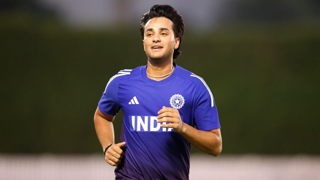 ടീമില് മറ്റ് മാറ്റങ്ങള്ക്ക് സാധ്യത കുറവാണ്. ഇന്ത്യയുടെ പ്രതീക്ഷിക്കുന്ന പ്ലേയിങ് ഇലവന്: അഭിഷേക് ശര്മ, ശുഭ്മാന് ഗില്, സൂര്യകുമാര് യാദവ്/റിങ്കു സിങ്/ജിതേഷ് ശര്മ, സഞ്ജു സാംസണ്, തിലക് വര്മ, ഹാര്ദ്ദിക് പാണ്ഡ്യ, ശിവം ദുബെ, അക്സര് പട്ടേല്, കുല്ദീപ് യാദവ്./വരുണ് ചക്രവര്ത്തി/ഹര്ഷിത് റാണ, ജസ്പ്രീത് ബുംറ/അര്ഷ്ദീപ് സിങ് (Image Credits: facebook.com/IndianCricketTeam)