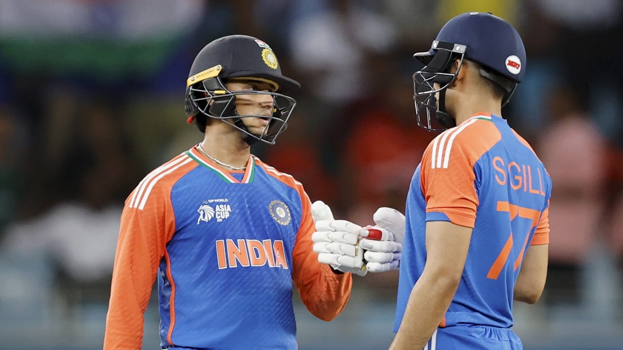 ശുഭ്മാന്‍ ഗില്ലും, അഭിഷേക് ശര്‍മയുമാണ് ഇന്ത്യയുടെ ഓപ്പണര്‍മാര്‍. ഗില്ലിന് വിശ്രമം അനുവദിച്ചേക്കുമെന്ന് അഭ്യൂഹമുണ്ടായിരുന്നെങ്കിലും ടീം മാനേജ്‌മെന്റ് അതിന് മുതിര്‍ന്നില്ല  (Image Credits: PTI)