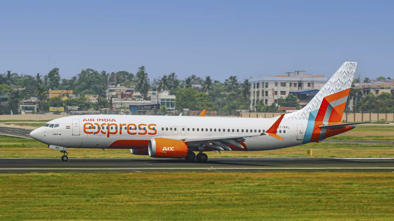 Air India Express: കോക്ക്പിറ്റിലേക്ക് കയറാന്‍ ശ്രമിച്ച് യാത്രക്കാരന്‍, എയര്‍ ഇന്ത്യ എക്‌സ്പ്രസിനുള്ളില്‍ അസാധാരണ സംഭവങ്ങള്‍