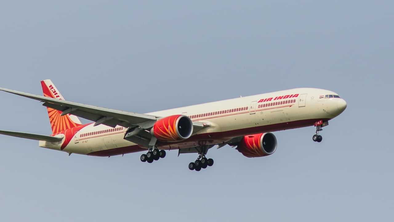 Bomb Threat: എയർ ഇന്ത്യ വിമാനത്തിൽ ബോംബ് ഭീഷണി; ഡൽഹിയിൽ സുരക്ഷിതമായി ഇറക്കി