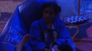 Bigg Boss Malayalam Season 7: ‘പൊന്നു ബിഗ് ബോസേ, എൻ്റെ വീട്ടുകാരെ കൊണ്ടുവരരുതേ’; അഭ്യർത്ഥനയുമായി അനുമോൾ Bigg Boss Malayalam Season 7: ‘പൊന്നു ബിഗ് ബോസേ, എൻ്റെ വീട്ടുകാരെ കൊണ്ടുവരരുതേ’; അഭ്യർത്ഥനയുമായി അനുമോൾ