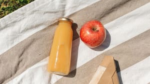 Apple Juice Drinking Tips: ആപ്പിൾ ജ്യൂസ് ഒറ്റവലിക്ക് വേണം കുടിക്കാൻ; ഇല്ലെങ്കിൽ പണി കിട്ടും, കാരണം ഇതാണ്