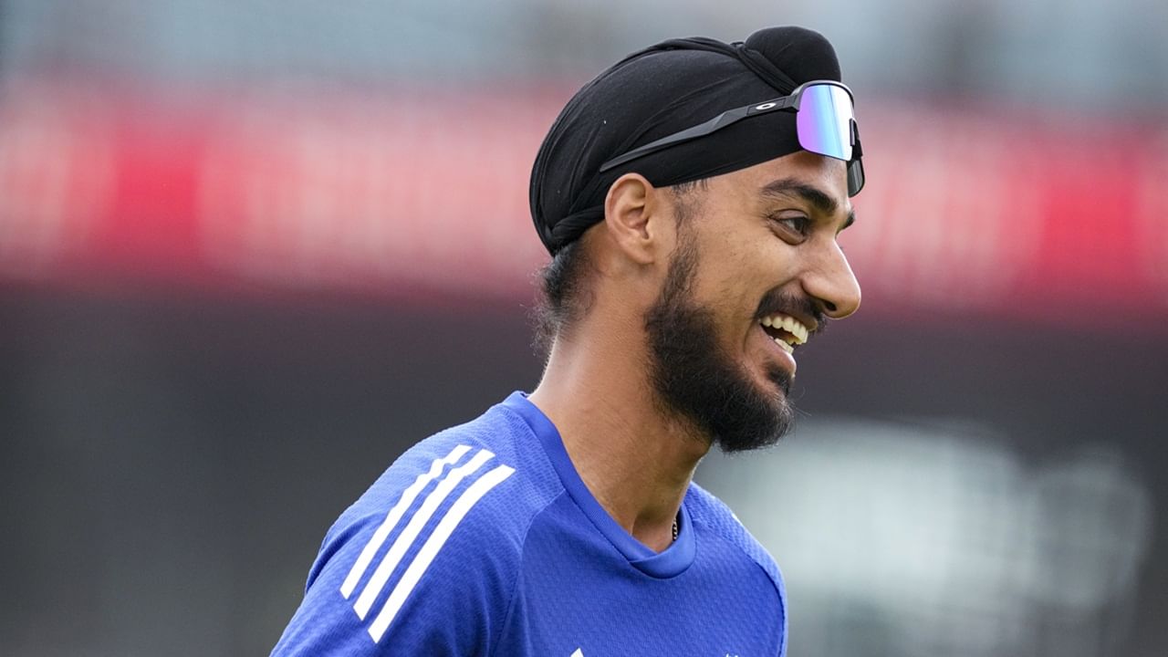 സമീപകാലത്ത് ടി20യില്‍ ഇന്ത്യയ്ക്ക് ലഭിച്ച ഏറ്റവും മികച്ച ബൗളറാണ് അര്‍ഷ്ദീപ്. എന്നാല്‍ ഏഷ്യാ കപ്പില്‍ താരത്തിന് ഇതുവരെ അവസരം ലഭിക്കാത്തത് അപ്രതീക്ഷിതമായിരുന്നു (Image Credits: PTI)