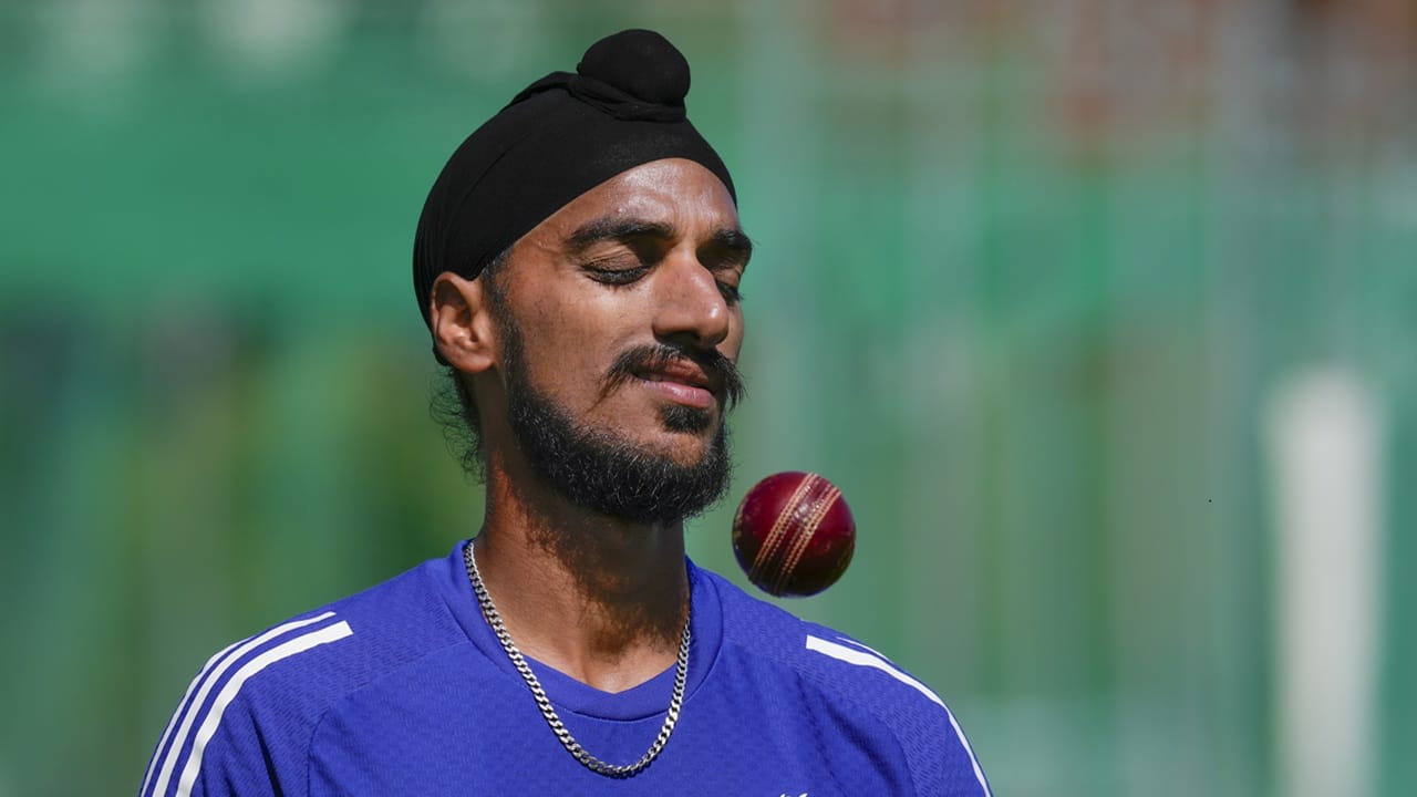 എതിരാളികള്‍ ശക്തര്‍ അല്ലാത്തതുകൊണ്ട് ഇന്ത്യന്‍ ടോപ് ഓര്‍ഡര്‍ ബാറ്റര്‍മാര്‍ കളി തീര്‍ക്കുന്നതിനാല്‍ മിഡില്‍ ഓര്‍ഡര്‍ ബാറ്റര്‍മാര്‍ക്ക് പോലും അവസരം ലഭിക്കുന്നില്ല. ഒമാനെതിരായ അടുത്ത മത്സരത്തില്‍ ഇന്ത്യയുടെ പ്ലേയിങ് ഇലവനില്‍ ചെറിയ മാറ്റങ്ങളുണ്ടായേക്കും (Image Credits: PTI)