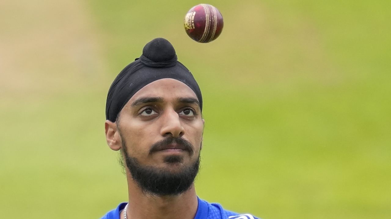 ജസ്പ്രീത് ബുംറയ്ക്ക് പകരം അര്‍ഷ്ദീപ് സിങ് ഒമാനെതിരെ കളിച്ചേക്കും. ബുംറയ്ക്ക് വിശ്രമം അനുവദിക്കാനാണ് സാധ്യത (Image Credits: PTI)