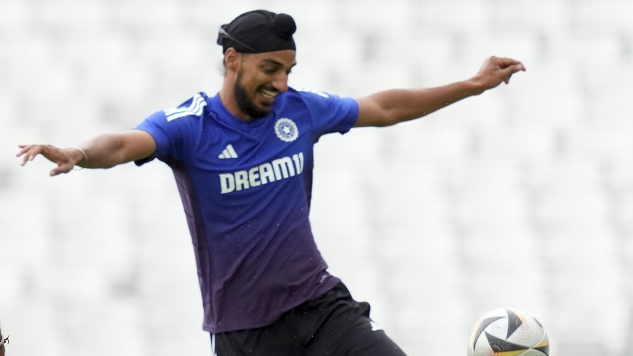 ഏഷ്യാ കപ്പില്‍ സൂര്യകുമാര്‍ യാദവിന്റെ നേതൃത്വത്തിലുള്ള ഇന്ത്യന്‍ ടീം മികച്ച പ്രകടനമാണ് കാഴ്ചവയ്ക്കുന്നത്. അര്‍ഷ്ദീപ് സിങ്, ഹര്‍ഷിത് റാണ, റിങ്കു സിങ്, ജിതേഷ് ശര്‍മ എന്നിവര്‍ക്ക് ഇതുവരെ പ്ലേയിങ് ഇലവനില്‍ അവസരം ലഭിച്ചില്ല (Image Credits: PTI)