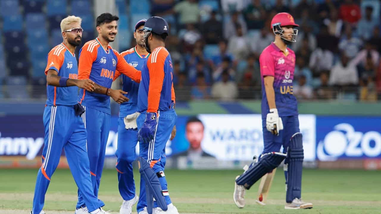Asia Cup 2025: അഞ്ചോവര് പോലും വേണ്ടിവന്നില്ല; യുഎഇയെ തരിപ്പണമാക്കി ഇന്ത്യ Asia Cup 2025: അഞ്ചോവര് പോലും വേണ്ടിവന്നില്ല; യുഎഇയെ തരിപ്പണമാക്കി ഇന്ത്യ