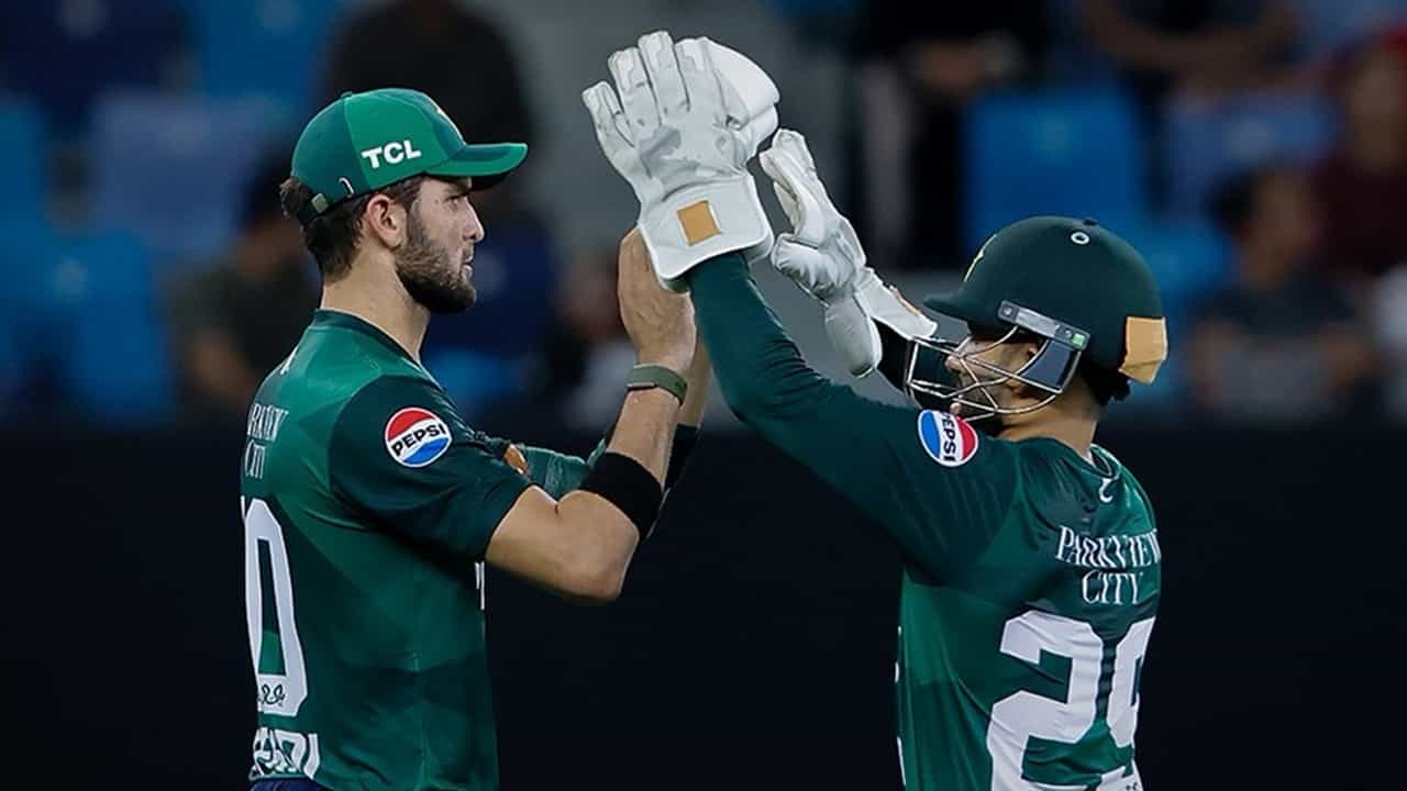 Asia Cup 2025: പാകിസ്ഥാന് ഗംഭീരത്തുടക്കം, ഒമാനെ 93 റണ്സിന് തകര്ത്തു Asia Cup 2025: പാകിസ്ഥാന് ഗംഭീരത്തുടക്കം, ഒമാനെ 93 റണ്സിന് തകര്ത്തു