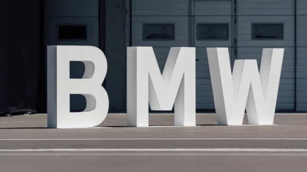 BMW Price Reduced: ജിഎസ്ടി എഫക്ട്: എംഡബ്ല്യു കാറുകൾക്ക് ഇന്ത്യയിൽ ഇപ്പോൾ 13.6 ലക്ഷം വരെ വിലക്കിഴിവ്, മോഡലുകളും വിലക്കുറവും ഇങ്ങനെ...