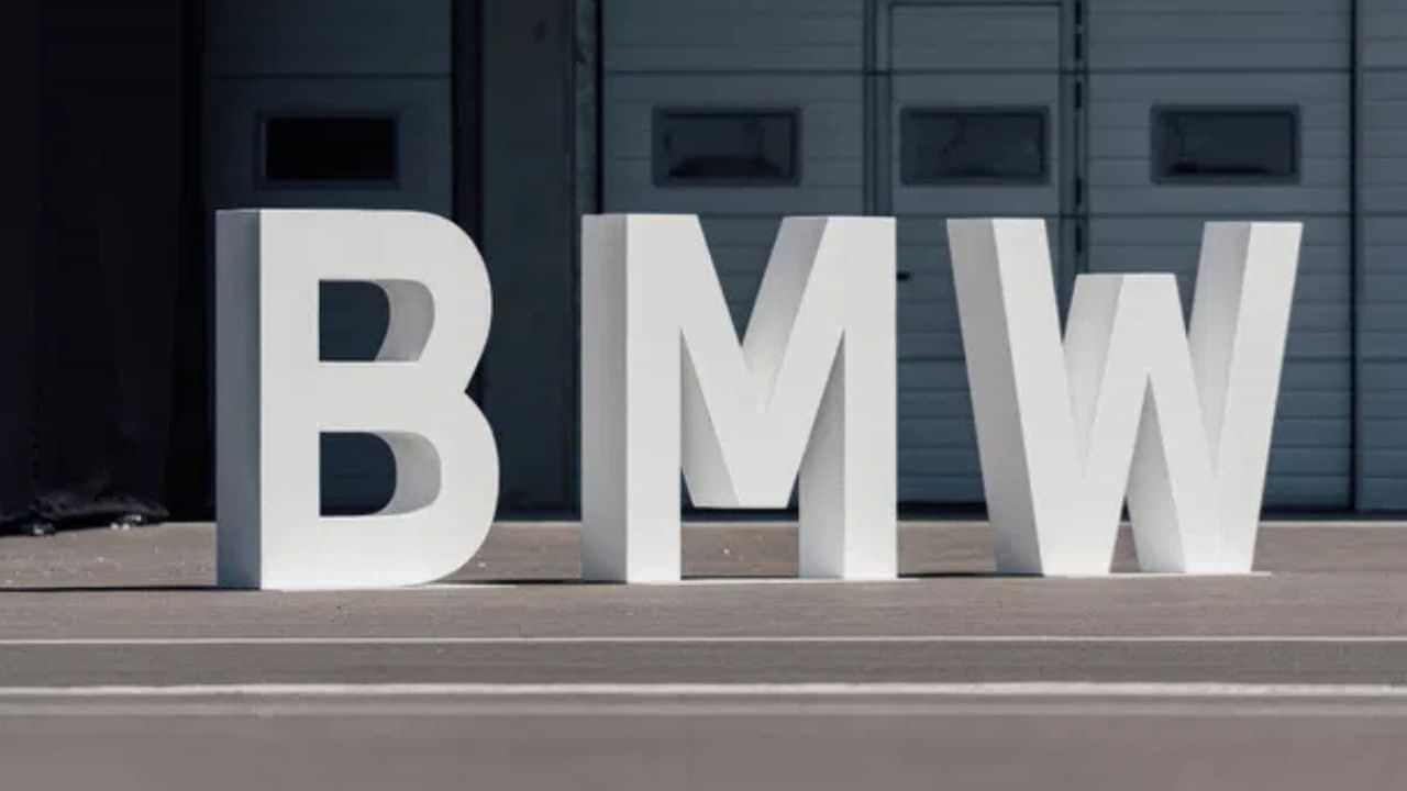 BMW Price Reduced: ജിഎസ്ടി എഫക്ട്: എംഡബ്ല്യു കാറുകൾക്ക് ഇന്ത്യയിൽ ഇപ്പോൾ 13.6 ലക്ഷം വരെ വിലക്കിഴിവ്, മോഡലുകളും വിലക്കുറവും ഇങ്ങനെ...