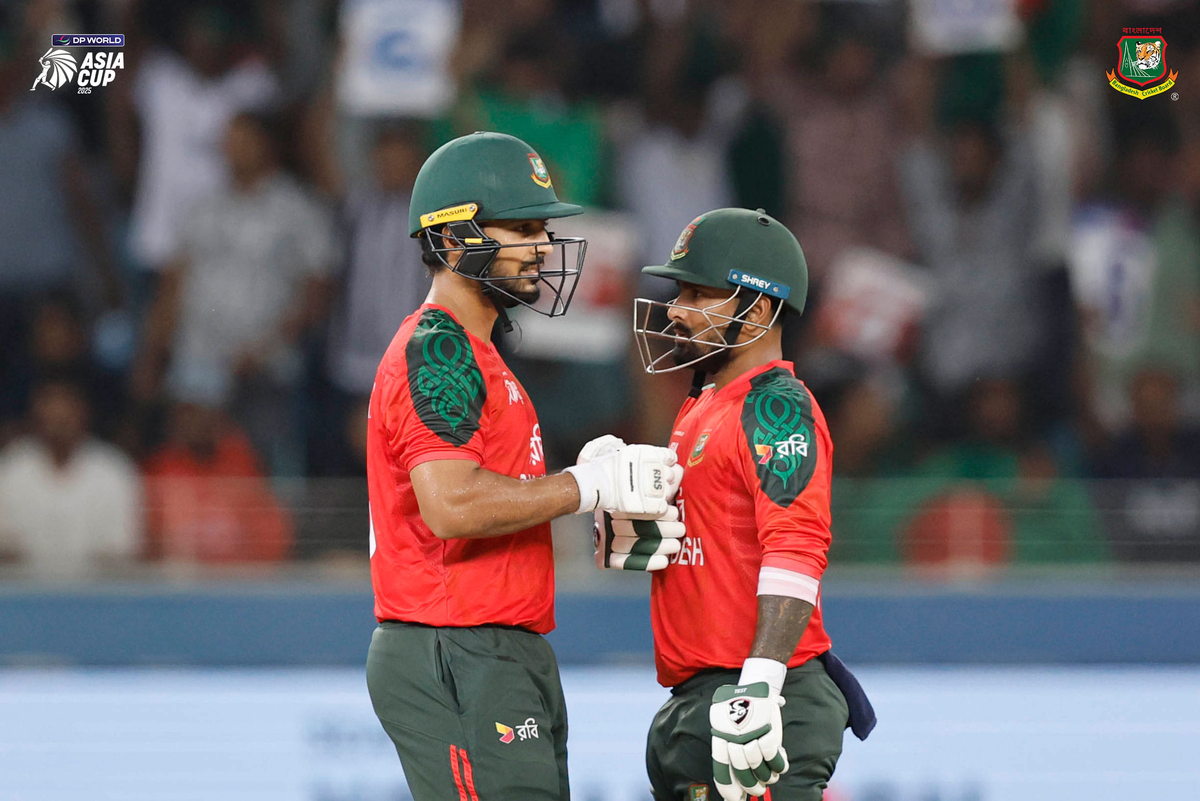 ഏഷ്യാ കപ്പിൽ മികച്ച പ്രകടനങ്ങളാണ് ബംഗ്ലാദേശ് നടത്തുന്നത്. ഗ്രൂപ്പ് ഘട്ടത്തിൽ അഫ്ഗാനിസ്ഥാനെയും ഹോങ്കോങിനെയും കീഴടക്കിയ അവർ ബംഗ്ലാദേശിനെതിരെ മാത്രമാണ് പരാജയപ്പെട്ടത്. എന്നാൽ, സൂപ്പർ ഫോറിൽ ഈ പരാജയത്തിന് പ്രതികാരം വീട്ടാൻ ബംഗ്ലാദേശിന് സാധിച്ചിരുന്നു.
