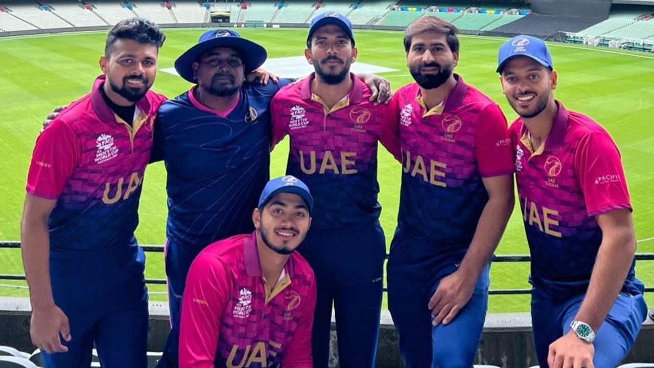 യുഎഇയെ പ്രതിനിധീകരിക്കാന്‍ കഴിഞ്ഞതില്‍ ദൈവത്തിന് നന്ദി. ഏകദിനത്തില്‍ സെഞ്ചുറി നേടിയതും, ടി20 ലോകകപ്പില്‍ യുഎഇയെ നയിച്ചതും ഉള്‍പ്പെടെ ധാരാളം ഓര്‍മകളുണ്ട്. ഇതൊരു മികച്ച യാത്രയായിരുന്നെന്നും താരം വ്യക്തമാക്കി (Image Credits: facebook.com/rizwaan.rauf.3)