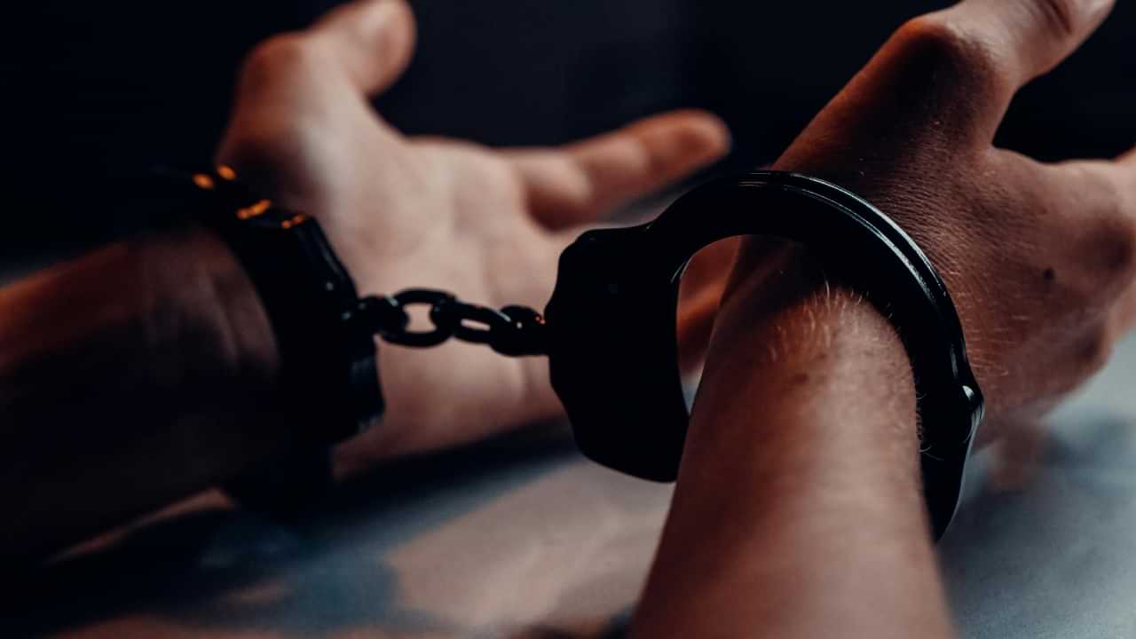 Cannabis Seized: ആഡംബര കാറിൽ 45 കിലോ കഞ്ചാവ്; കൊച്ചിയിൽ ബംഗാൾ സ്വദേശികളായ മൂന്ന് ഇതരസംസ്ഥാന തൊഴിലാളികൾ പിടിയിൽ