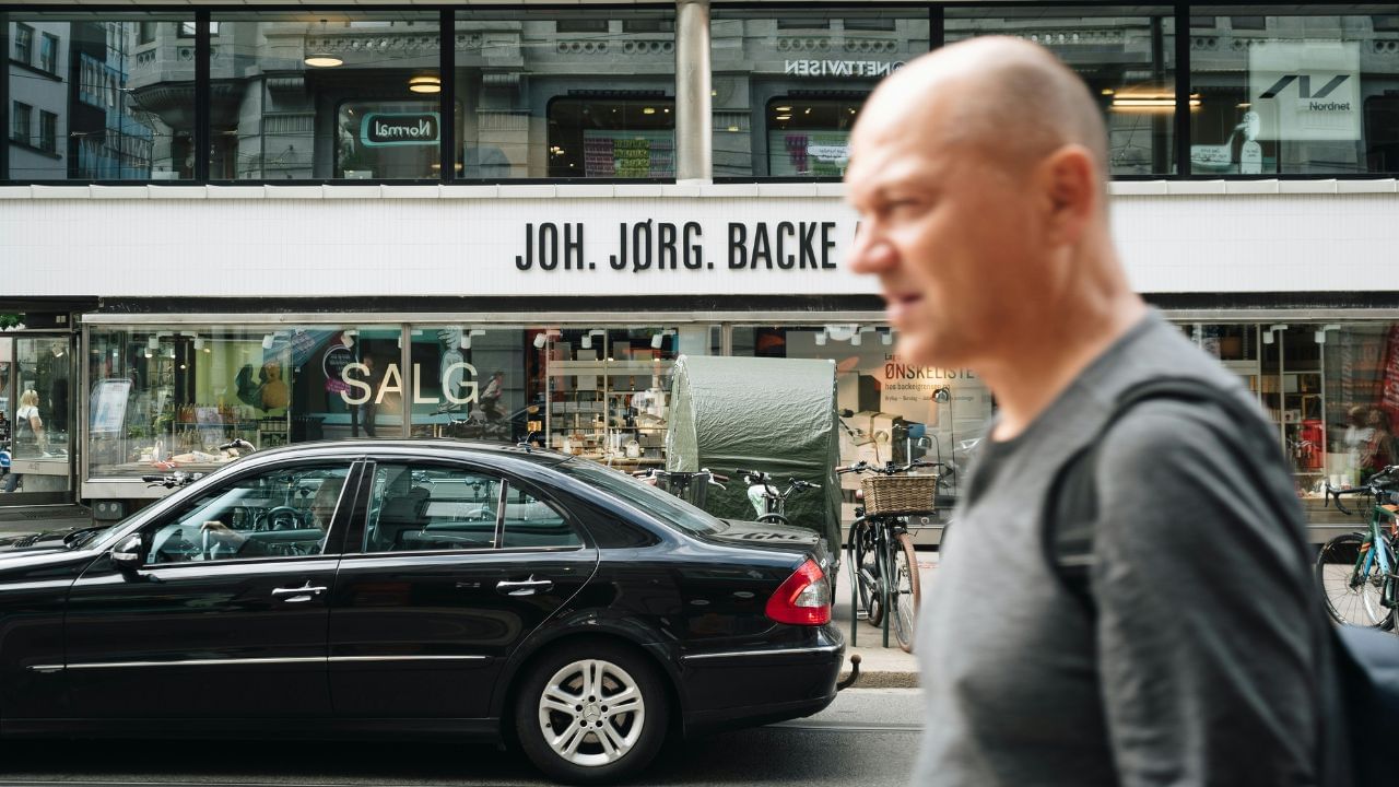 ബൊലേറോ നിയോ: 1.27 ലക്ഷം രൂപ കുറവ്, XUV 3XO: പെട്രോള്‍ വില 1.40 ലക്ഷം രൂപയും ഡീസല്‍ വില 1.56 ലക്ഷം രൂപയും കുറച്ചു, ഥാര്‍ ശ്രേണി: 1.35 ലക്ഷം രൂപ വരെ കുറവ്, Thar Roxx: 1.33 ലക്ഷം രൂപയുടെ കുറവ്, സ്‌കോര്‍പിയോ ക്ലാസിക്: 1.01 ലക്ഷം രൂപ കുറവ്, സ്‌കോര്‍പിയോ എന്‍: 1.45 ലക്ഷം രൂപ കുറവ്, XUV700: 1.43 ലക്ഷം രൂപ കുറവ്, ടിയാഗോ: 75,000 രൂപ കുറവ്, ടിഗോര്‍: 80,000 രൂപ കുറവ്, ആള്‍ട്രോസ്: 1.10 ലക്ഷം രൂപ കുറച്ചു, പഞ്ച്: 85,000 രൂപ കുറവ്, നെക്സോണ്‍: 1.55 ലക്ഷം രൂപ കുറവ്, ഹാരിയര്‍: 1.40 ലക്ഷം രൂപ കുറച്ചു, സഫാരി: 1.45 ലക്ഷം രൂപ കുറവ്