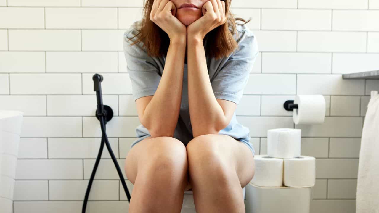 Constipation: ടോയ്ലറ്റിൽ ഇരിക്കുന്ന രീതി ശരിയല്ലെങ്കിൽ...; മലബന്ധം മാറാൻ ചെയ്യേണ്ടത്