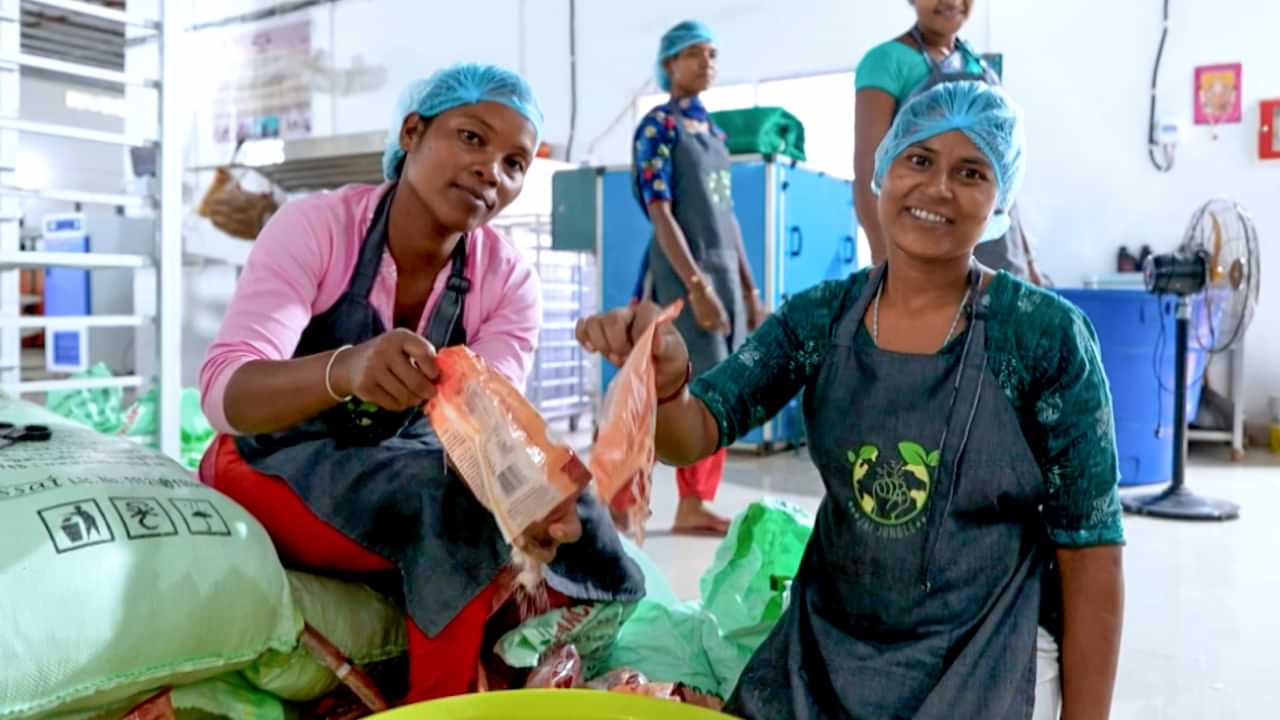 ESI: ഇഎസ്ഐ ശമ്പളപരിധി 21,000 രൂപയിൽ നിന്ന് 30,000 രൂപ ആയി ഉയർത്താൻ ധാരണ; ആനുകൂല്യം ലഭിക്കുക ഒരു കോടി തൊഴിലാളികൾക്ക്