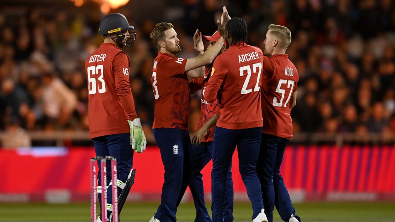  അന്താരാഷ്ട്ര ടി20യിലെ മൂന്നാമത്തെ ഉയര്‍ന്ന സ്‌കോറാണ് ഇംഗ്ലണ്ട് നേടിയത്. 2024ല്‍ നെയ്‌റോബിയില്‍ ഗാംബിയക്കെതിരെ സിംബാബ്‌വെ നേടിയ 344 റണ്‍സാണ് ഒന്നാമത്. 2023ല്‍ ഹാങ്ഷൗവില്‍ മംഗോളിയക്കെതിരെ നേപ്പാള്‍ നേടിയ 314 റണ്‍സിന്റെ റെക്കോഡ് രണ്ടാമതുണ്ട് (Image Credits: Getty) 