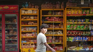 New GST : പൊറോട്ട മുതൽ പാൽ വരെ, ജീവൻരക്ഷ മരുന്നുകൾ, ഇൻഷുറൻസുകൾ, ഇവയ്ക്കൊന്നും ഇനി നികുതി ഇല്ല