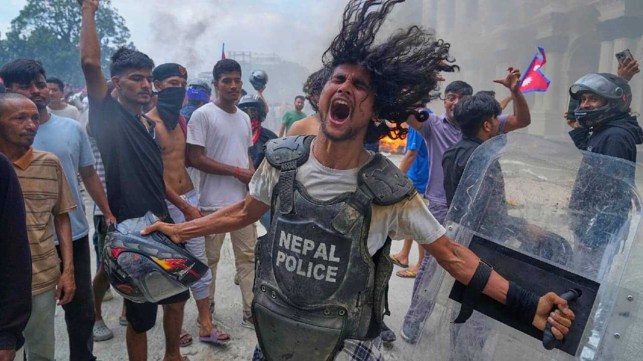 നേപ്പാൾ പ്രസിഡന്റ് രാംചന്ദ്ര പൗഡേലി രാജിവച്ചുവെന്ന് റിപ്പോർട്ട്; ഇന്ത്യൻ പൗരന്മാർക്ക് ജാഗ്രത മുന്നറിയിപ്പ്