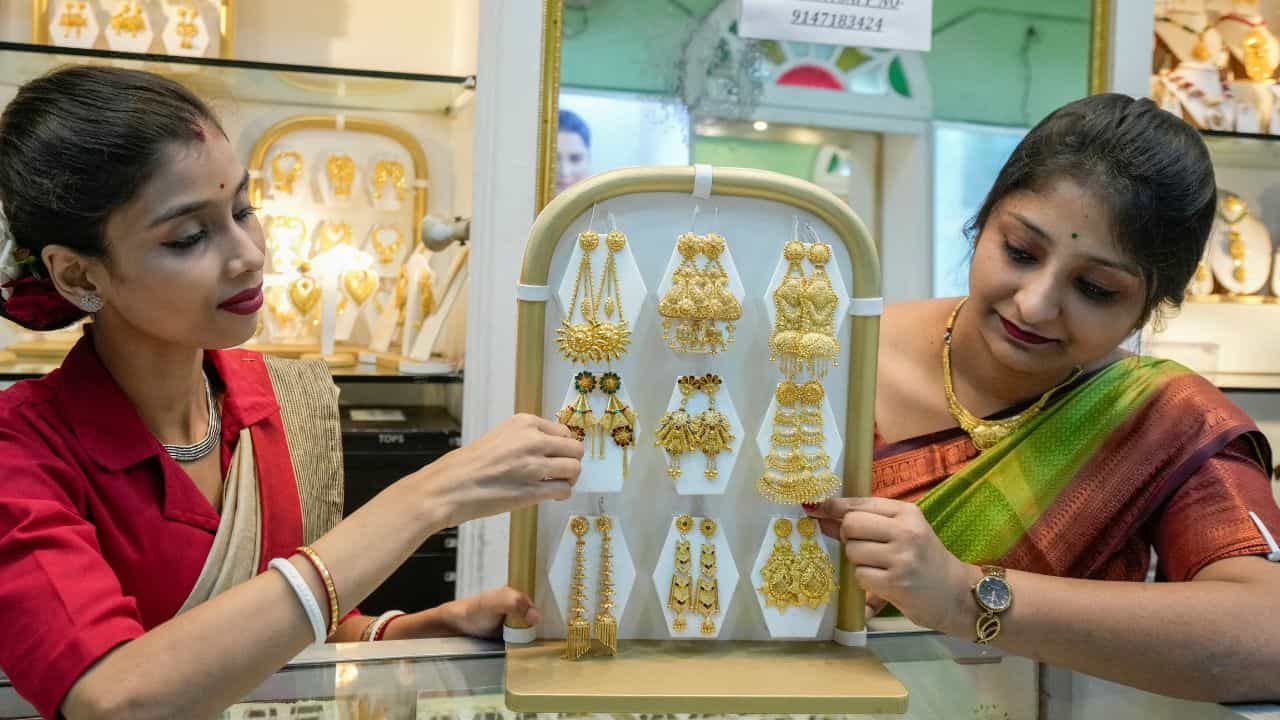 Kerala Gold Rate: സ്വര്‍ണവില ഇന്ന് കുറഞ്ഞെങ്കിലും നാളെ കൂടാം; സെപ്റ്റംബര്‍ 25 നിര്‍ണായകം