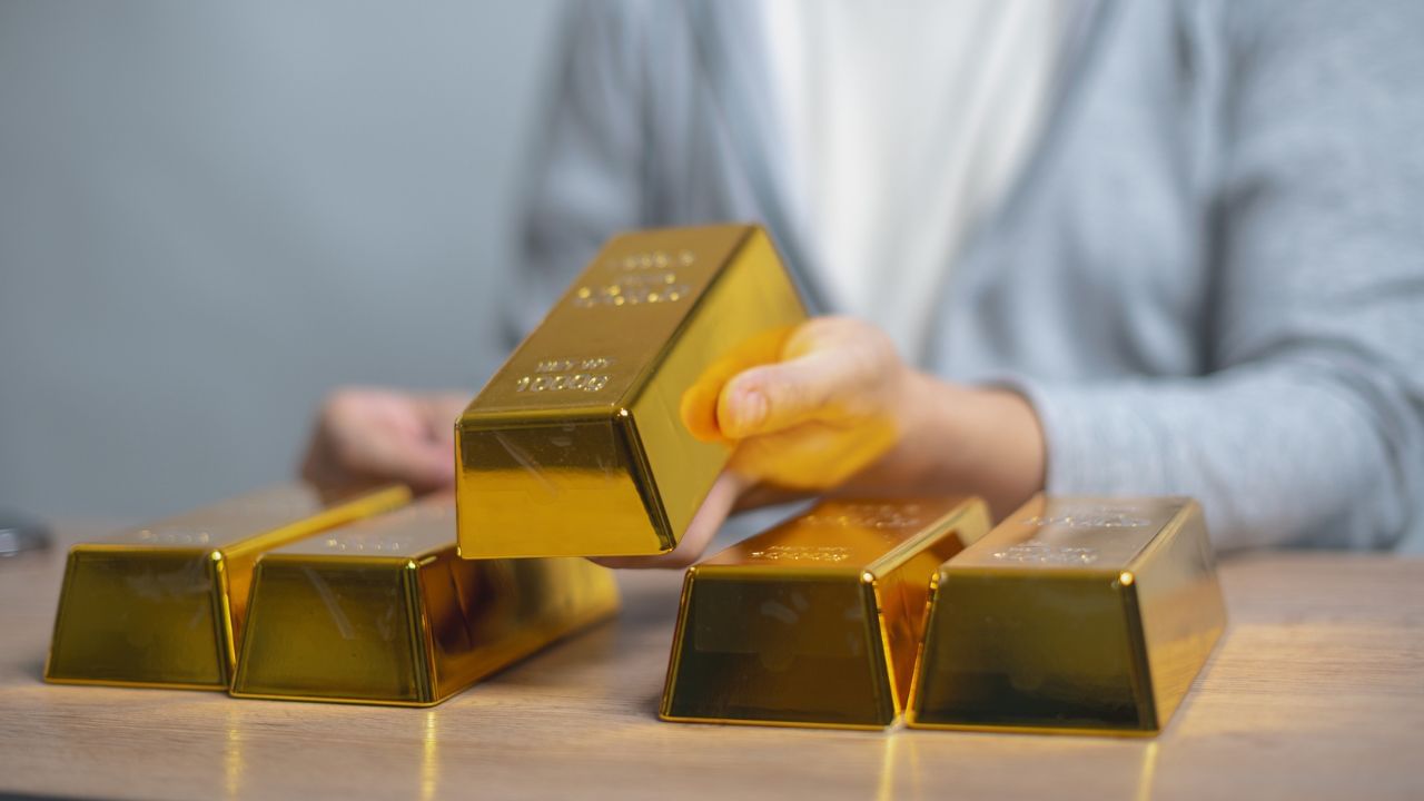 Sovereign Gold Bond : അന്ന് 5117 രൂപ, ഇന്ന് മൂല്യം 107% വർധിച്ചു; ഇരട്ടി ലാഭം ഉറപ്പാക്കുന്ന സ്വർണം ബോണ്ട്