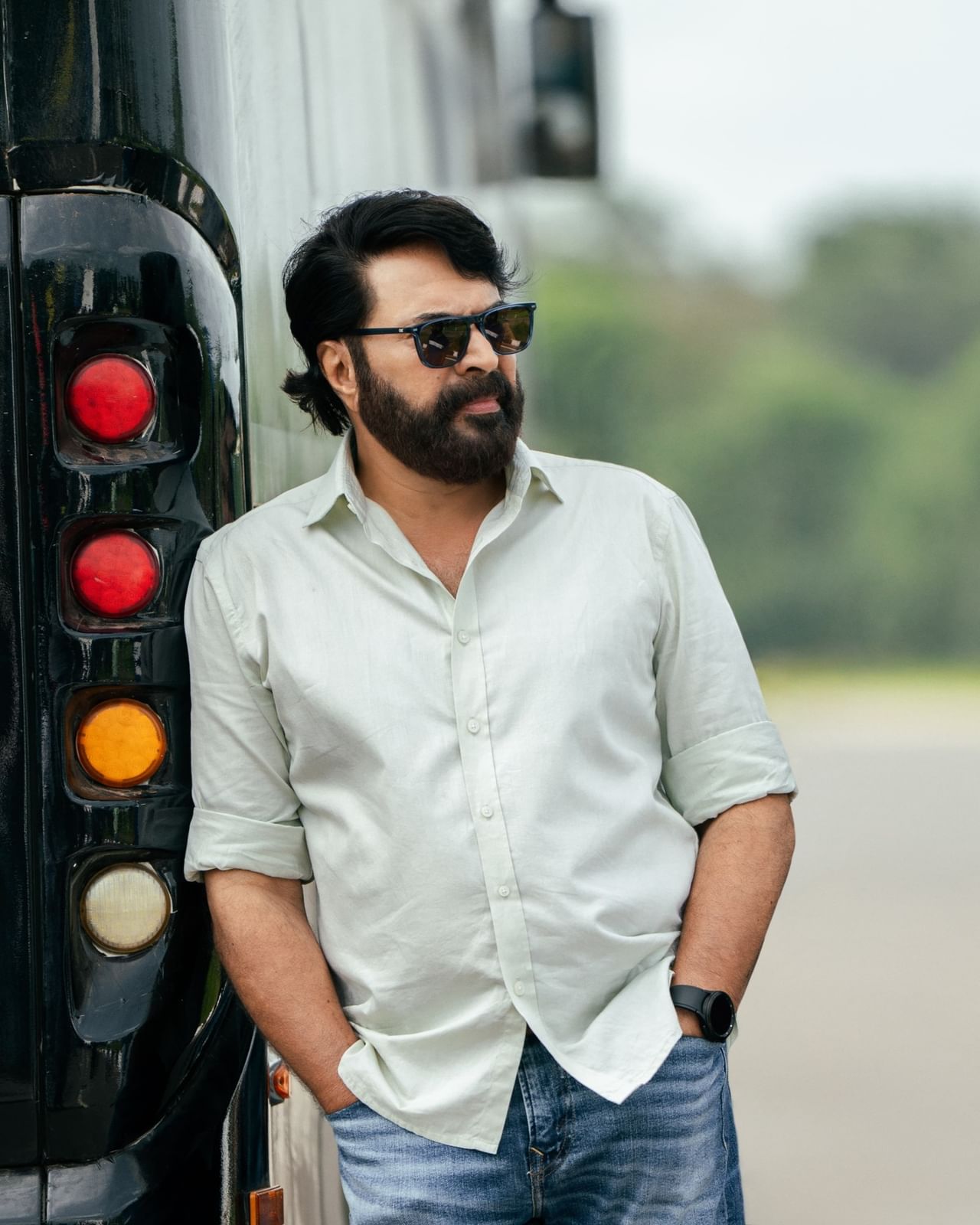 ഈ ജന്മദിനത്തിന് ഒരു പ്രത്യേകതയുണ്ട്, ഇതൊരു ബർത്ത്ഡേ അല്ലെന്നും റി ബർത്ത്ഡേ ആണെന്നുമാണ് ആശംസ അറിയിച്ച് ഡോ. ജോൺ ബ്രിട്ടാസ് എംപി കുറിച്ചത്. ഒരു പോരാട്ടത്തിൽ വിജയം നേടിയ ശേഷമുള്ള ആദ്യ ജന്മദിനം’ എന്നും അദ്ദേഹം ഫേസ്ബുക്കിൽ കുറിച്ചു.